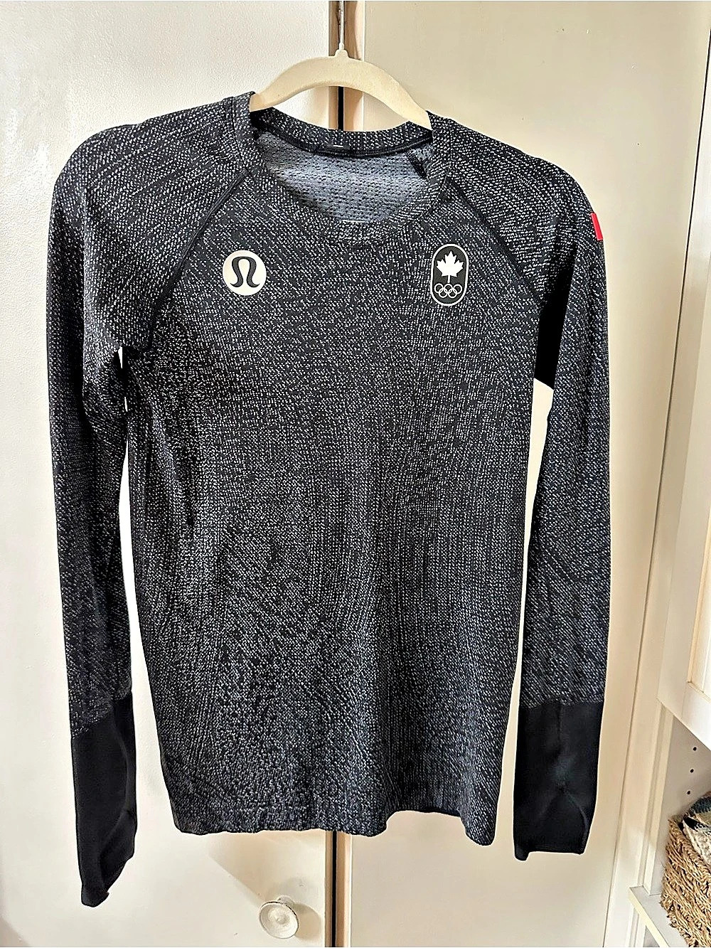 lululemon Team Canada Swiftly Tech Long-Sleeve Shirt 2.0  *COC Logo